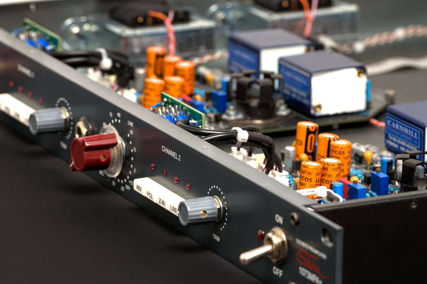 Stam Audio 1073MP | Preamplificador de micrófono discreto con DI y transformador de salida de línea Sowter