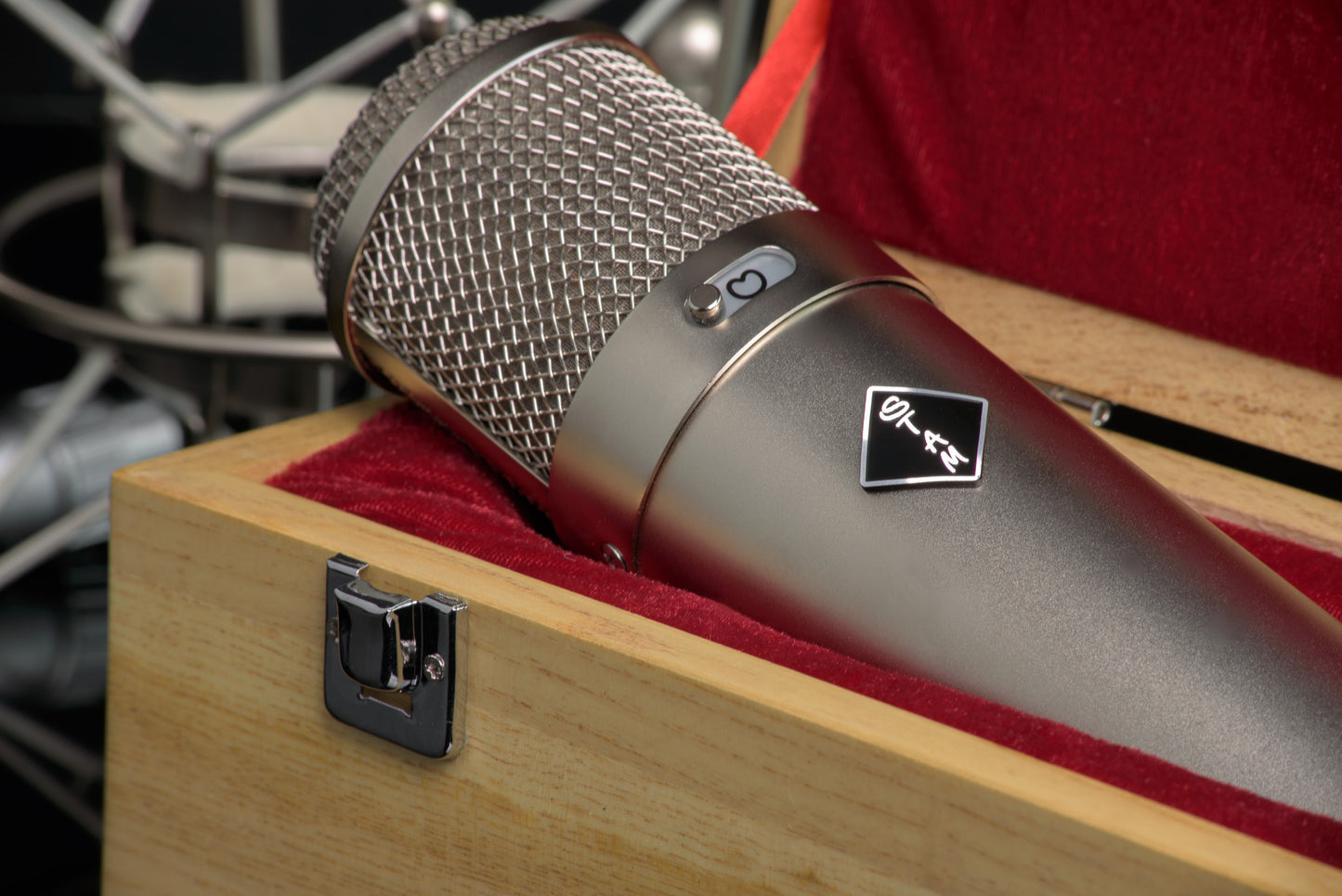 Stam Audio SA-47 MK3 | Micrófono de Condensador de Tubo de Diafragma Grande Vintage